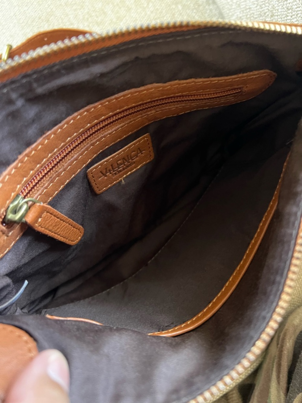 Vilenca Holland Cognac studded leather crossbody bag - Picture 7 of 8